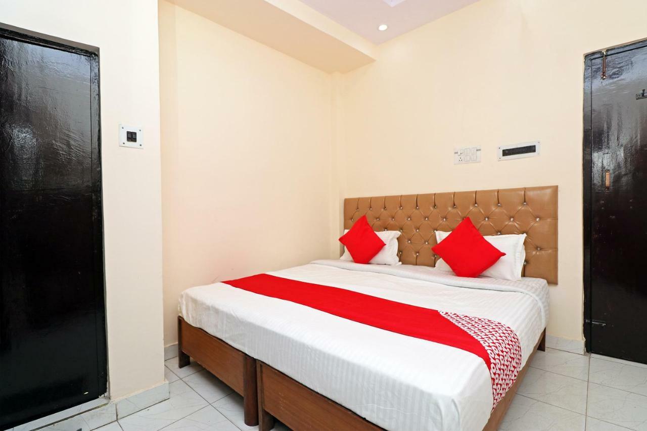 Oyo 30288 Hotel Moon Palace Lakhnau Kültér fotó